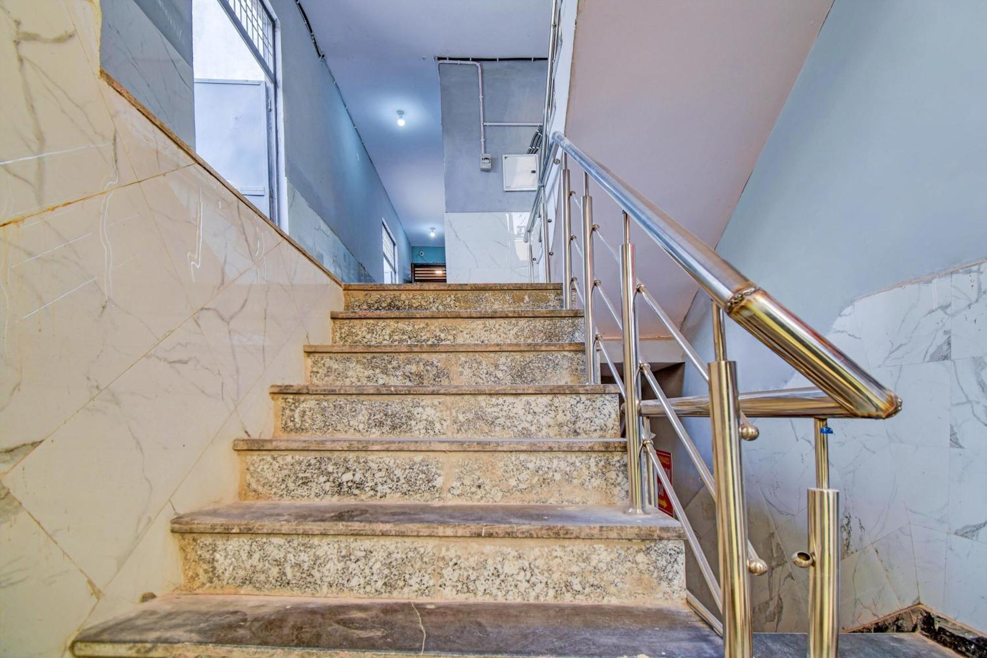 Hotel O Friendship Inn Делі Екстер'єр фото